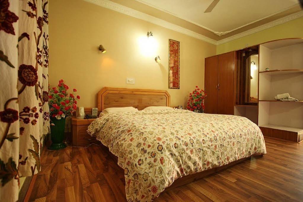 Hotel Ibni Kabeer Srīnagar 외부 사진
