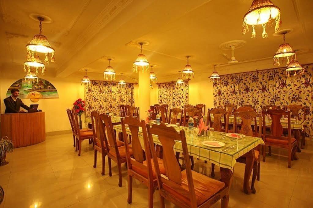 Hotel Ibni Kabeer Srīnagar 외부 사진