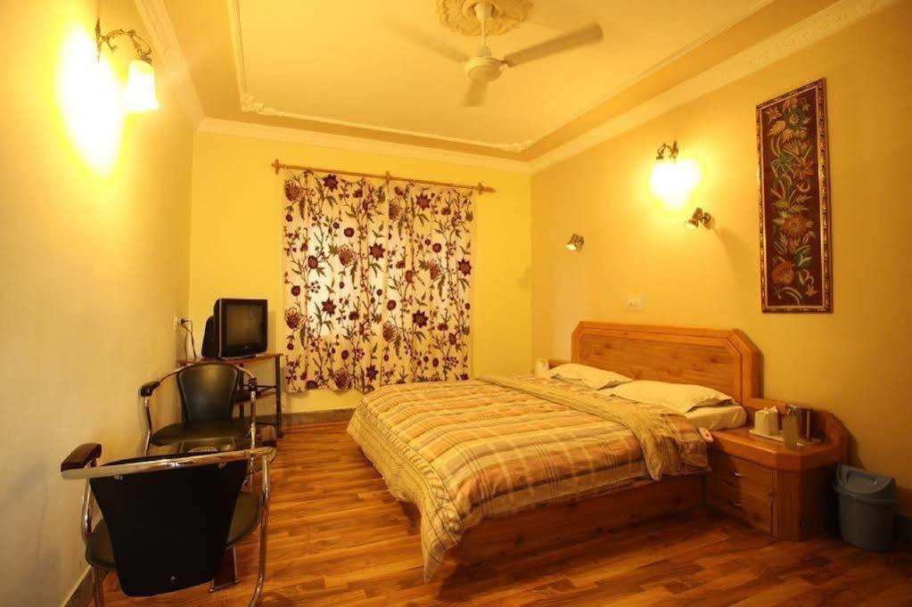 Hotel Ibni Kabeer Srīnagar 외부 사진